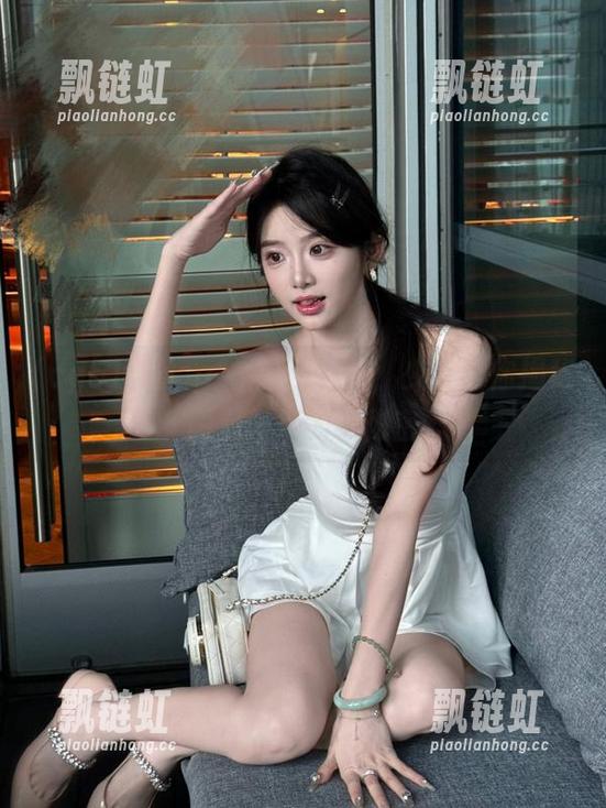 逛cg51官网吃瓜，少女带你揭秘明星背后的小秘密