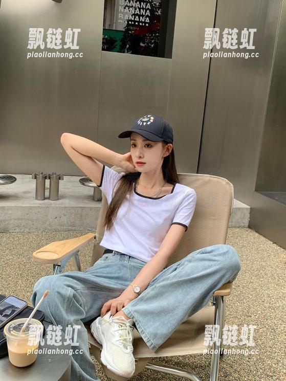 下载苹果版h1 zztt72，直达吃瓜圈，轻松获取最新八卦信息！