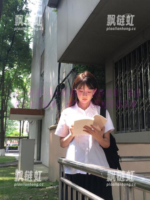 五一吃瓜安卓美食盛宴：每日必吃今日分享，动漫游戏风格带你入味