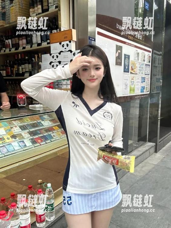 探索“明星黑料网站”的入口秘密，潜伏细节让你成为吃瓜界的资深玩家！