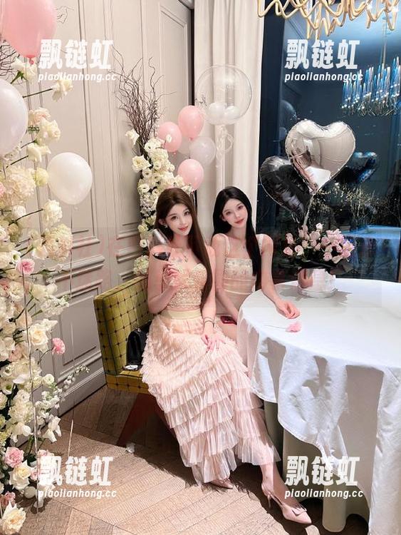 在黑料社下载这个网址，一起永不迷路，畅享娱乐圈的内幕消息！