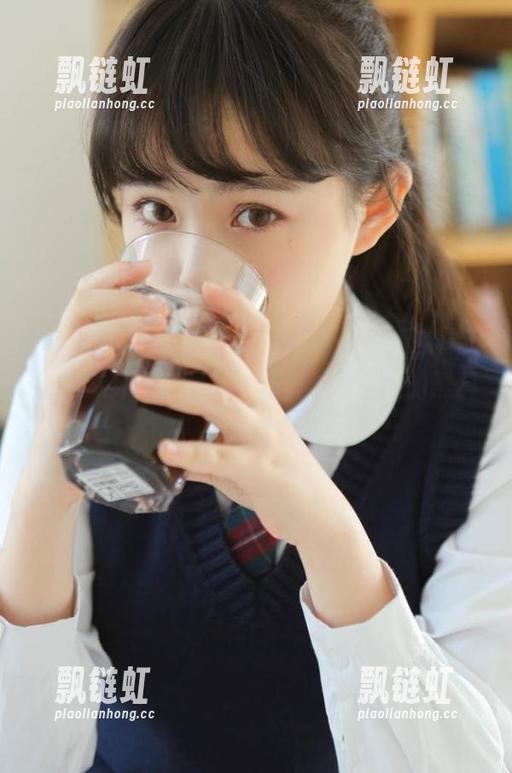 加入“黑料社在线”，直达最新热门八卦，一起分享那些不可不知的黑料吧！